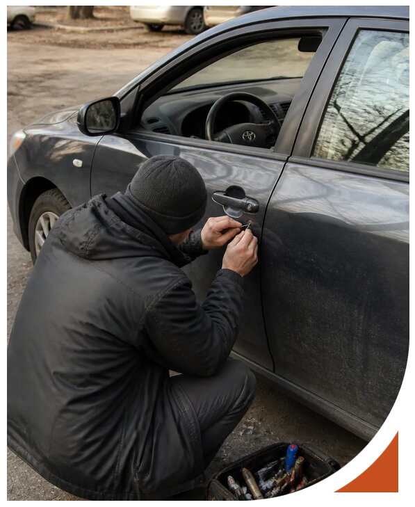 Профессиональное вскрытие автомобиля Тойота без повреждений в Губахе